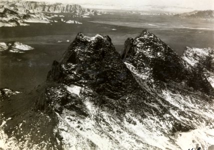 ETH-BIB-Faltengebirge mit Salzpfannen südlich von Isfahan aus 3000 m Höhe-Persienflug 1924-1925-LBS MH02-02-0168-AL-FL
