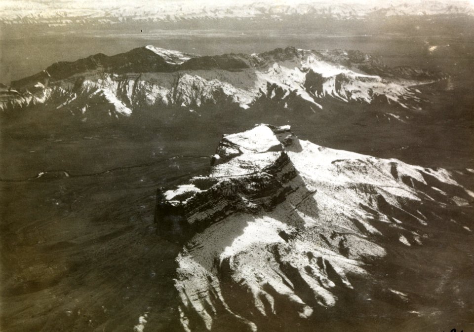 ETH-BIB-Faltengebirge von Fars aus 3000 m Höhe-Persienflug 1924-1925-LBS MH02-02-0184-AL-FL