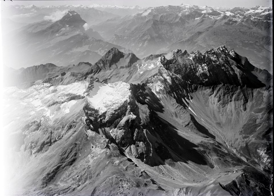 ETH-BIB-Falknis, Glegghorn, Calanda, Ringelspitz v. N. aus 3000 m-Inlandflüge-LBS MH01-003893