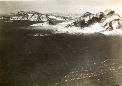 ETH-BIB-Faltengebirge mit Salzpfannen südlich von Isfahan aus 3000 m Höhe-Persienflug 1924-1925-LBS MH02-02-0174-AL-FL