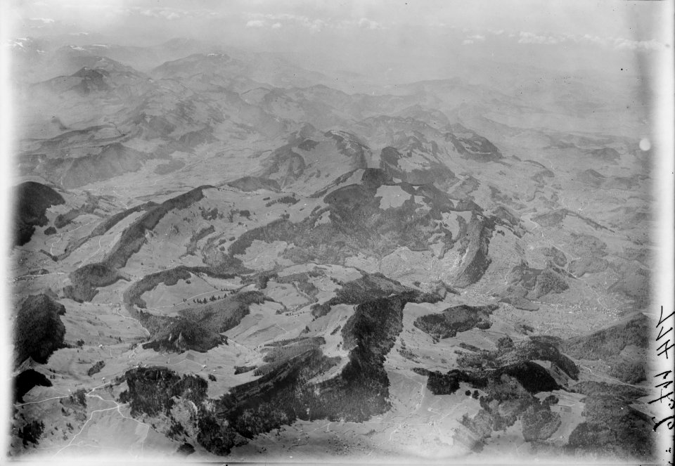 ETH-BIB-Faltenjura am oberen Hauenstein, Passwang, Waldenburg, Langenbruck, Guldental aus 3000 m-Inlandflüge-LBS MH01-002711