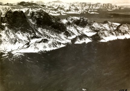 ETH-BIB-Faltengebirge mit Salzpfannen südlich von Isfahan aus 3000 m Höhe-Persienflug 1924-1925-LBS MH02-02-0173-AL-FL