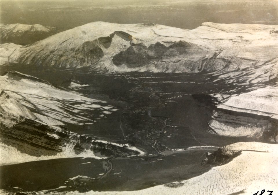 ETH-BIB-Faltengebirge nördlich von Schiraz-Persienflug 1924-1925-LBS MH02-02-0187-AL-FL