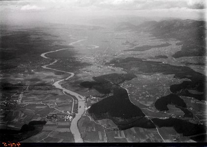 ETH-BIB-Feldbrunnen, Luterbach, Wilihof, Zuchwil, Solothurn, Grenchen v. O. aus 1800 m-Inlandflüge-LBS MH01-004065