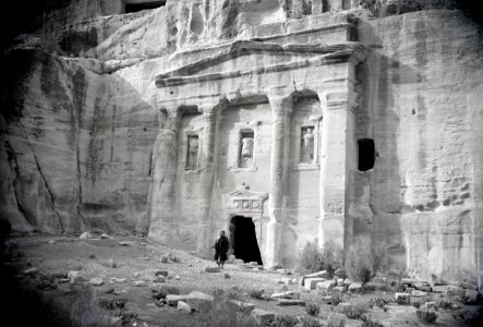 ETH-BIB-Felsengrab, Petra-Abessinienflug 1934-LBS MH02-22-0128