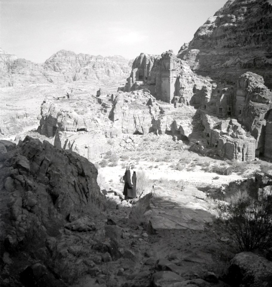 ETH-BIB-Felsengräber, Petra-Abessinienflug 1934-LBS MH02-22-0104