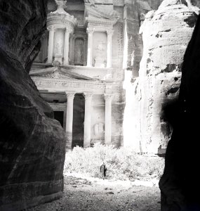 ETH-BIB-Felsgrab Khazne al-Firaun, Petra-Abessinienflug 1934-LBS MH02-22-0067