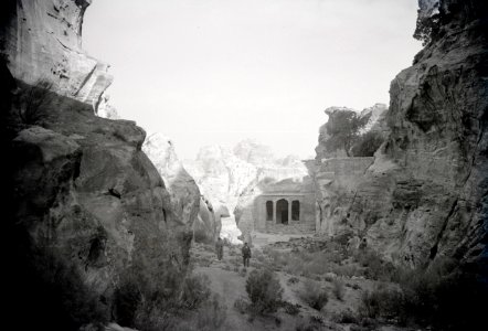 ETH-BIB-Felsengrab, Petra-Abessinienflug 1934-LBS MH02-22-0121