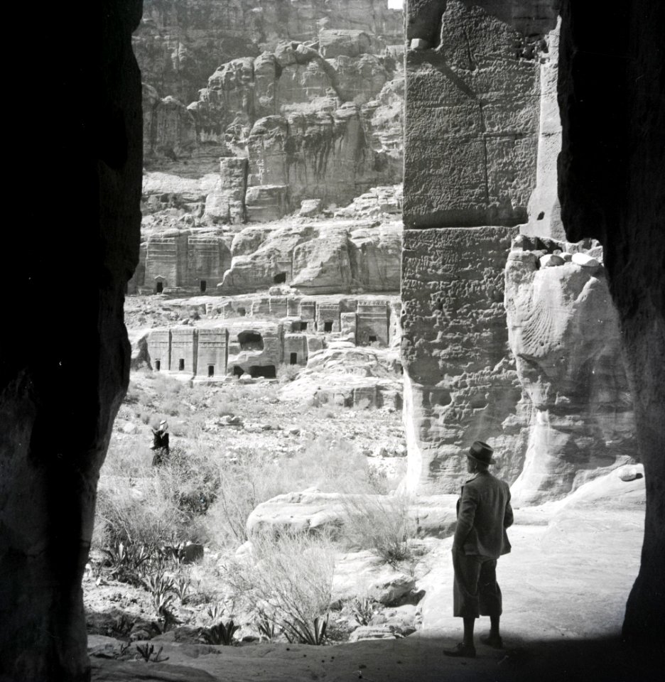 ETH-BIB-Felsengräber, Petra-Abessinienflug 1934-LBS MH02-22-0093