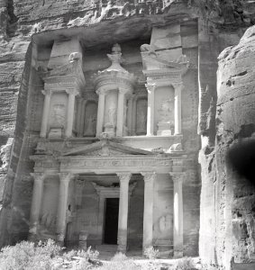 ETH-BIB-Felsgrab Khazne al-Firaun, Petra-Abessinienflug 1934-LBS MH02-22-0073