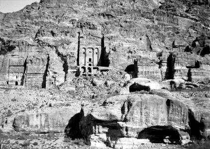 ETH-BIB-Felsengräber gegenüber dem Amphitheater, Petra-Abessinienflug 1934-LBS MH02-22-0113