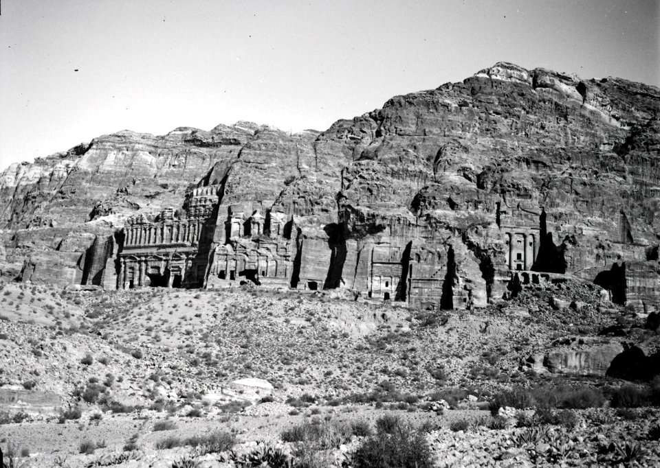 ETH-BIB-Felsengräber, Petra-Abessinienflug 1934-LBS MH02-22-0116