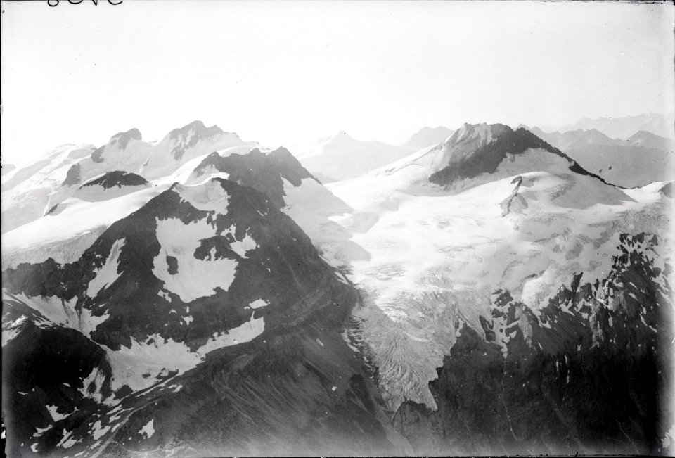 ETH-BIB-Fexgletscher, Piz Tremoggia, Piz Roseg, Sellagruppe v. N. aus 3400 m-Inlandflüge-LBS MH01-003758