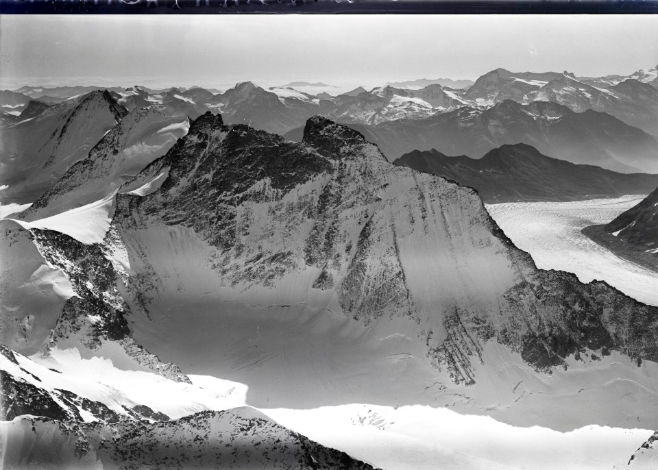ETH-BIB-Fiescherhörner, Grünhornlücke, Eggishorn, Monte Leone-Inlandflüge-LBS MH01-005508