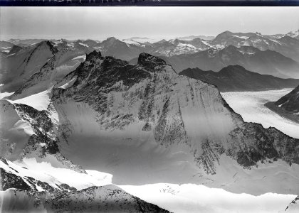 ETH-BIB-Fiescherhörner, Grünhornlücke, Eggishorn, Monte Leone-Inlandflüge-LBS MH01-005508