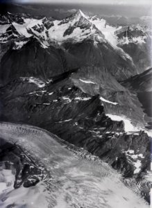 ETH-BIB-Findelgletscher, Fluehorn, Oberrothorn, Termatter Weisshorn v. S. O. aus 5000 m-Inlandflüge-LBS MH01-001015