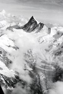 ETH-BIB-Finsteraarhorn, Agassizhorn-Inlandflüge-LBS MH05-12-21