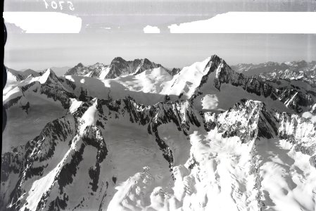 ETH-BIB-Fiescherhörner, Grünhorn, Finsteraarhorn, Schreckhorn-Inlandflüge-LBS MH01-005701