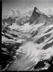ETH-BIB-Finsteraarhorn, Grindelwaldgletscher v. N. aus 3000 m-Inlandflüge-LBS MH01-006394