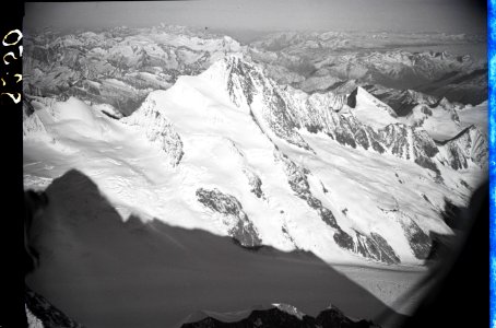 ETH-BIB-Finsteraarhorn-Inlandflüge-LBS MH01-008250 photo