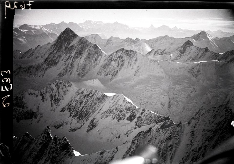 ETH-BIB-Finsteraarhorn, Aletschhorn, Walliseralpen v. N. O. aus 4600 m-Inlandflüge-LBS MH01-007629