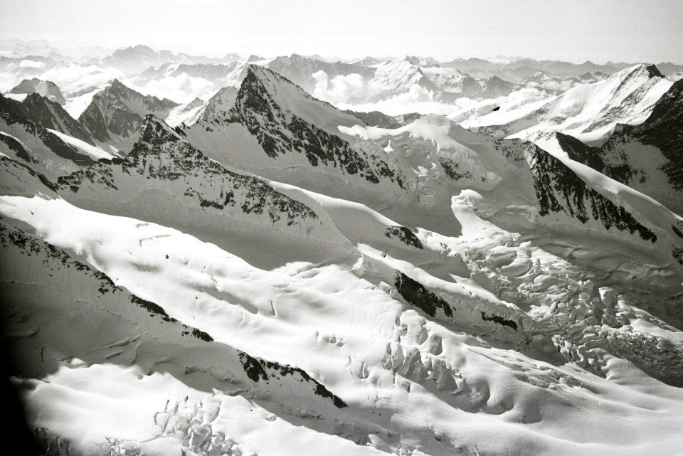ETH-BIB-Finsteraarhorn, Aletschgletscher-Inlandflüge-LBS MH05-11-37