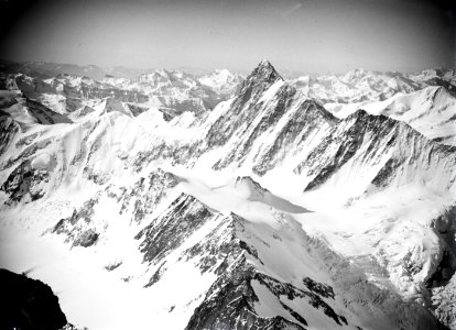 ETH-BIB-Finsteraarhorn, Walliseralpen v. N. O. aus 4000 m-Inlandflüge-LBS MH01-006446