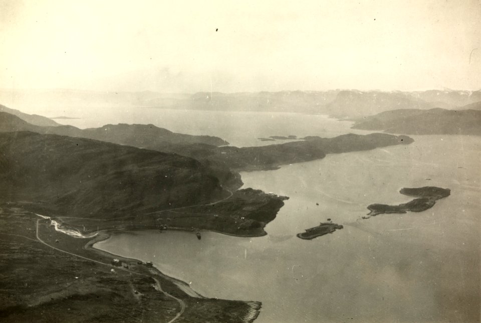 ETH-BIB-Fjord von Hammerfest aus 200 m Höhe-Spitzbergenflug 1923-LBS MH02-01-0063