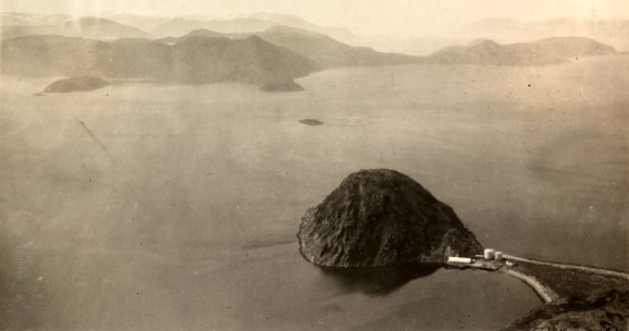 ETH-BIB-Fjord von Hammerfest 200 m.-Spitzbergenflug 1923-LBS MH02-01-0061-AL-FL