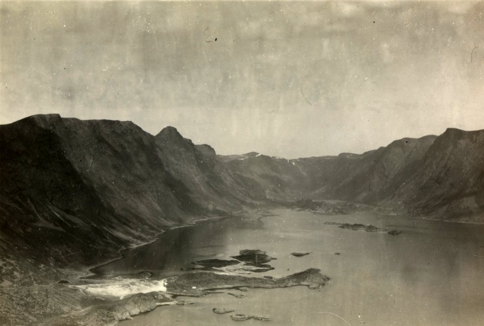 ETH-BIB-Fjord von Hammerfest aus 200 m Höhe-Spitzbergenflug 1923-LBS MH02-01-0062