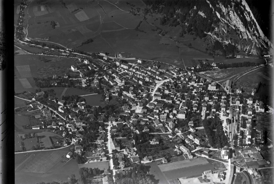 ETH-BIB-Fleurier, Val de Travers aus 500 m-Inlandflüge-LBS MH01-001174