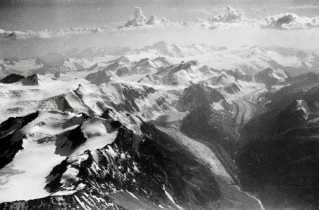 ETH-BIB-Flug über Zugspitze, Wien, Oetztal nach Budapest mit der Lockheed Orion (CH-168)-Weitere-LBS MH02-12-0012