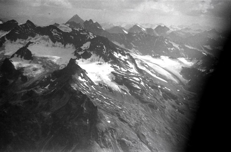 ETH-BIB-Flug über Zugspitze, Wien, Oetztal nach Budapest mit der Lockheed Orion (CH-168)-Weitere-LBS MH02-12-0003