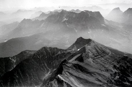 ETH-BIB-Flug über Zugspitze, Wien, Oetztal nach Budapest mit der Lockheed Orion (CH-168)-Weitere-LBS MH02-12-0036