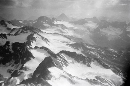 ETH-BIB-Flug über Zugspitze, Wien, Oetztal nach Budapest mit der Lockheed Orion (CH-168)-Weitere-LBS MH02-12-0005