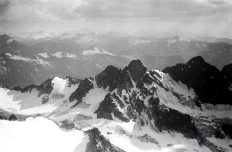 ETH-BIB-Flug über Zugspitze, Wien, Oetztal nach Budapest mit der Lockheed Orion (CH-168)-Weitere-LBS MH02-12-0002