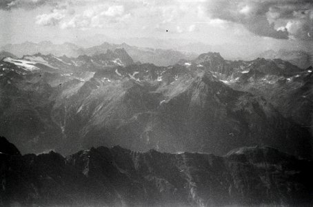 ETH-BIB-Flug über Zugspitze, Wien, Oetztal nach Budapest mit der Lockheed Orion (CH-168)-Weitere-LBS MH02-12-0009