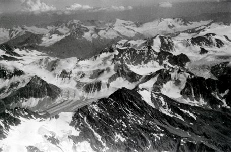 ETH-BIB-Flug über Zugspitze, Wien, Oetztal nach Budapest mit der Lockheed Orion (CH-168)-Weitere-LBS MH02-12-0010
