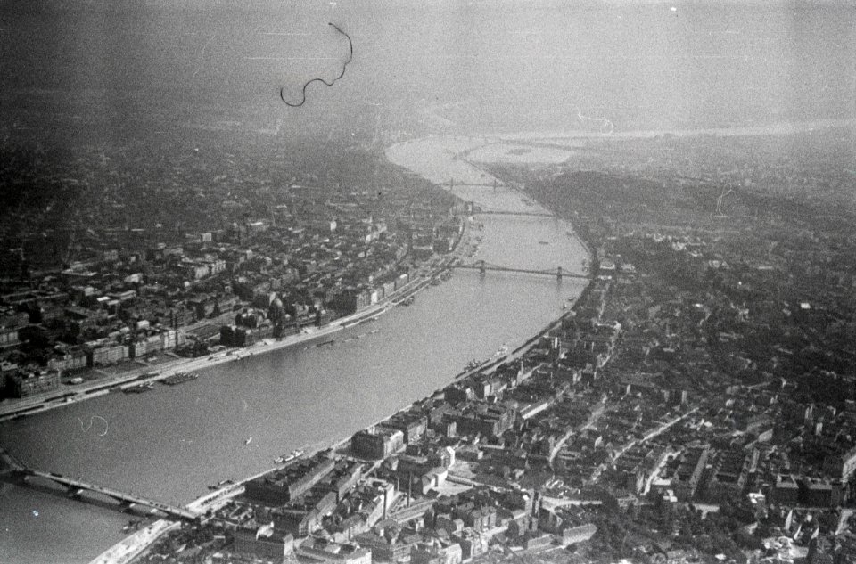 ETH-BIB-Flug über Zugspitze, Wien, Oetztal nach Budapest mit der Lockheed Orion (CH-168)-Weitere-LBS MH02-12-0022