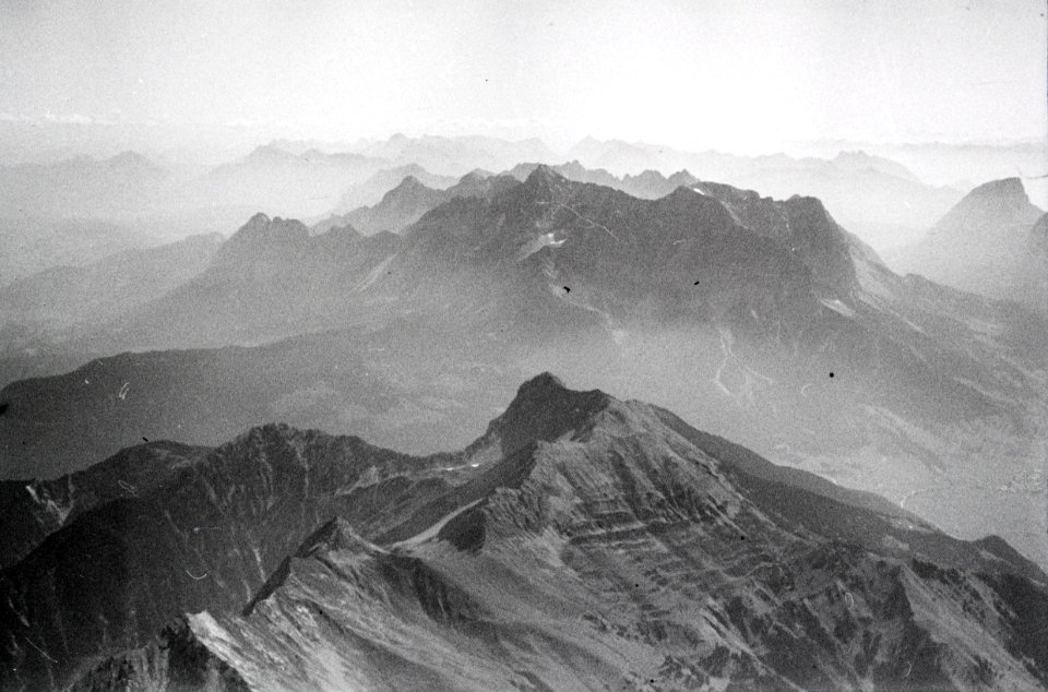 ETH-BIB-Flug über Zugspitze, Wien, Oetztal nach Budapest mit der Lockheed Orion (CH-168)-Weitere-LBS MH02-12-0037
