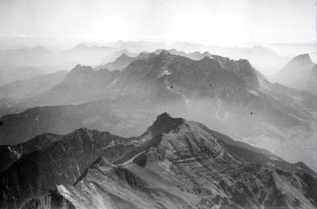 ETH-BIB-Flug über Zugspitze, Wien, Oetztal nach Budapest mit der Lockheed Orion (CH-168)-Weitere-LBS MH02-12-0037