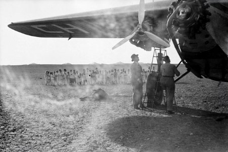 ETH-BIB-Flugzeug in Wüste-Nordafrikaflug 1932-LBS MH02-13-0220