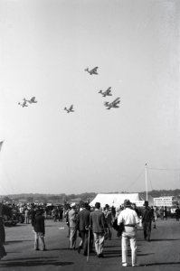 ETH-BIB-Flugzeugstaffel Himmelschrift-Weitere-LBS MH05-40-01
