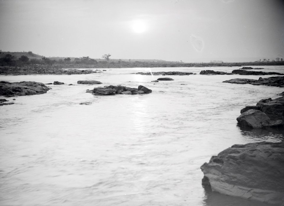 ETH-BIB-Fluss in Afrika-Tschadseeflug 1930-31-LBS MH02-08-0961