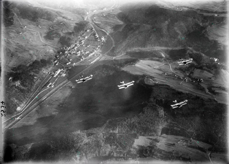 ETH-BIB-Flugzeuggeschwader über Kollbrunn-Inlandflüge-LBS MH01-002534