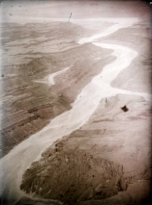 ETH-BIB-Fluss, der sich in Gebirge einschneidet-Kilimanjaroflug 1929-30-LBS MH02-07-0177