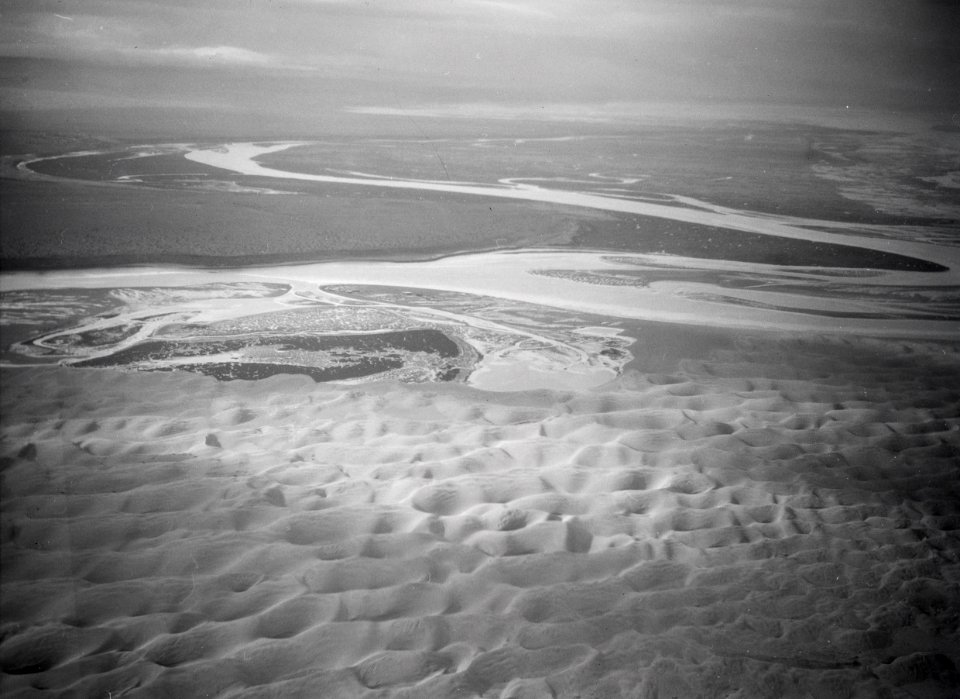 ETH-BIB-Fluss am Rand der Sahara-Tschadseeflug 1930-31-LBS MH02-08-1011