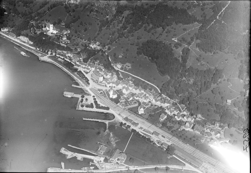 ETH-BIB-Flüelen aus 300 m-Inlandflüge-LBS MH01-002957