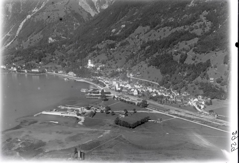 ETH-BIB-Flüelen aus 300 m-Inlandflüge-LBS MH01-002959