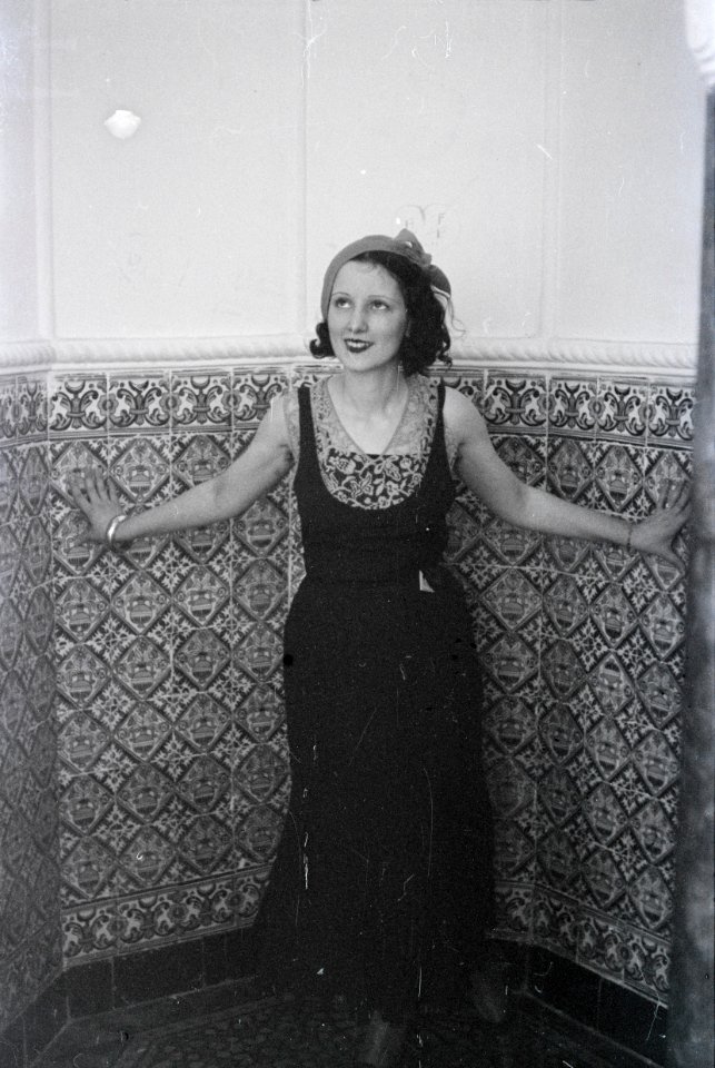 ETH-BIB-Frau in Algerien-Nordafrikaflug 1932-LBS MH02-13-0139